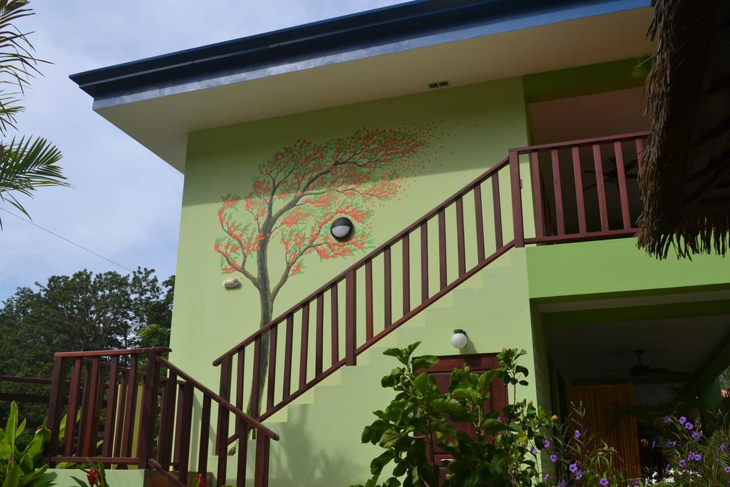 Mavi Surf Hotel Dominical Extérieur photo
