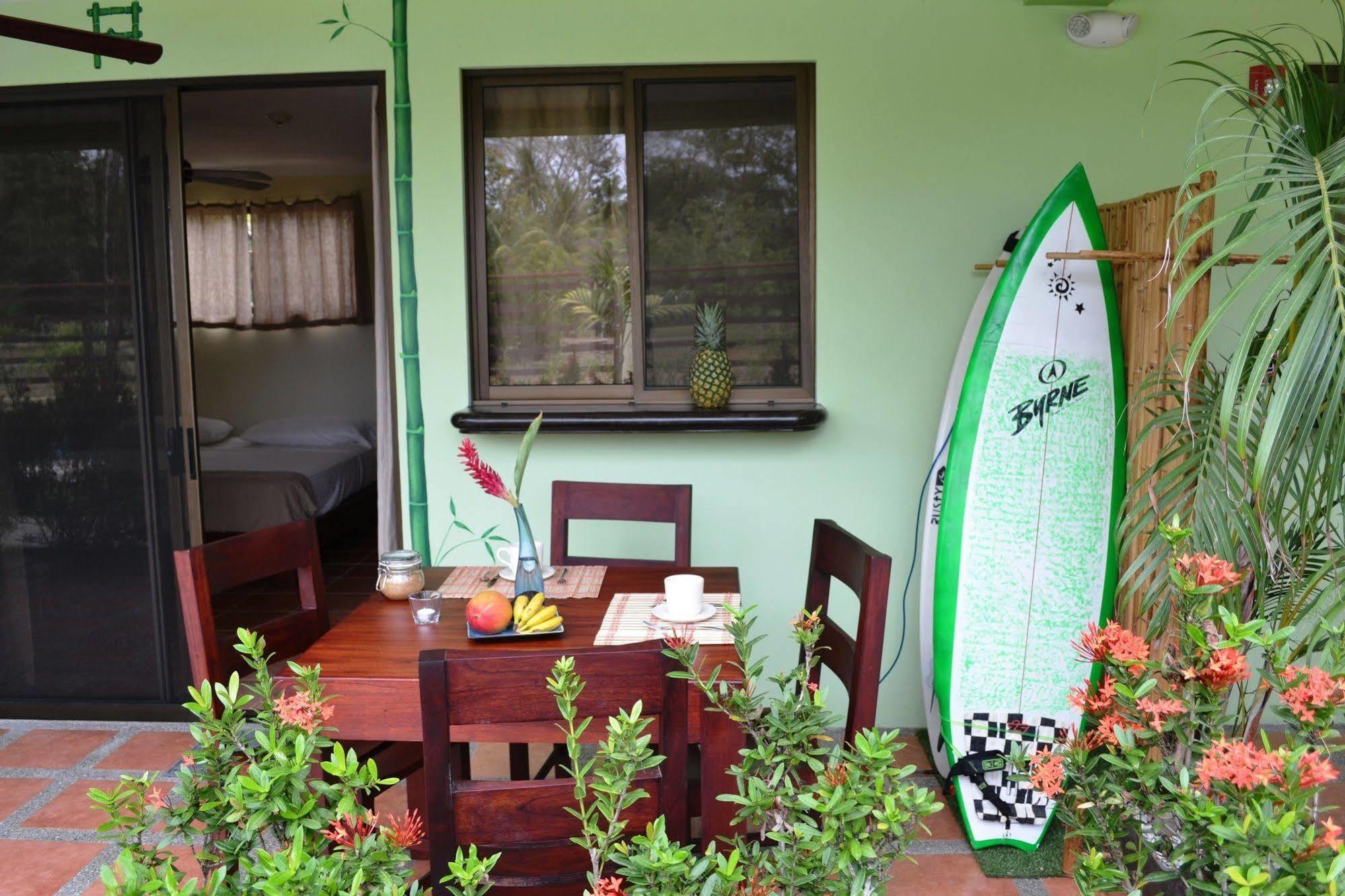 Mavi Surf Hotel Dominical Extérieur photo