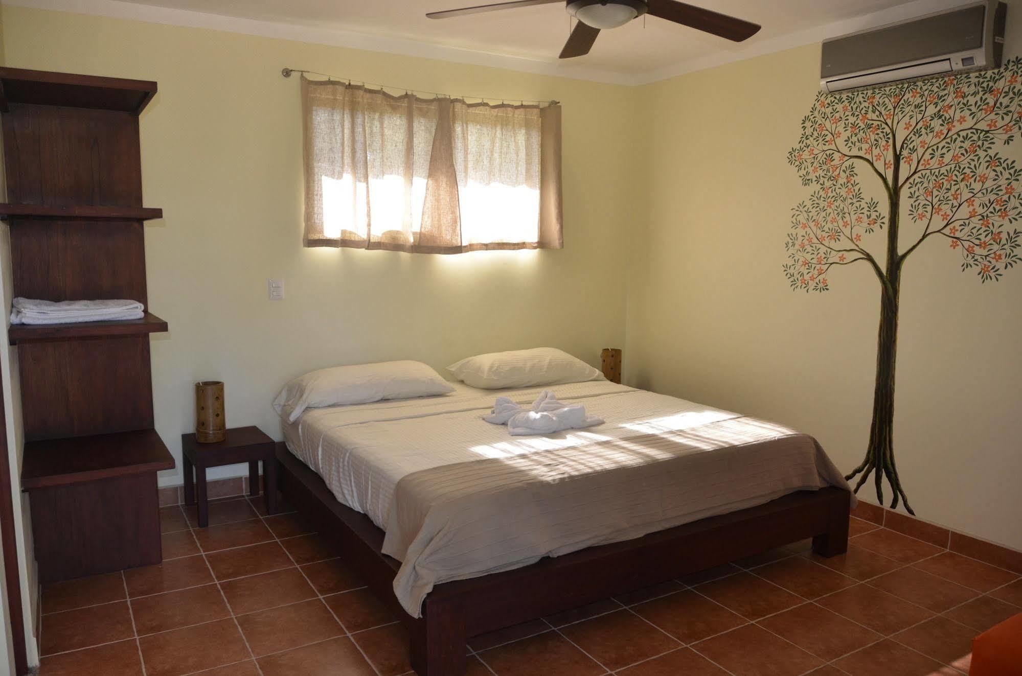 Mavi Surf Hotel Dominical Extérieur photo